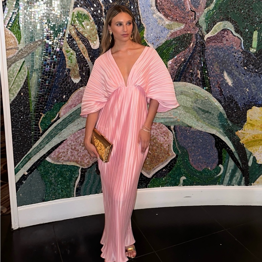 Elegant Pink Pleated Dress